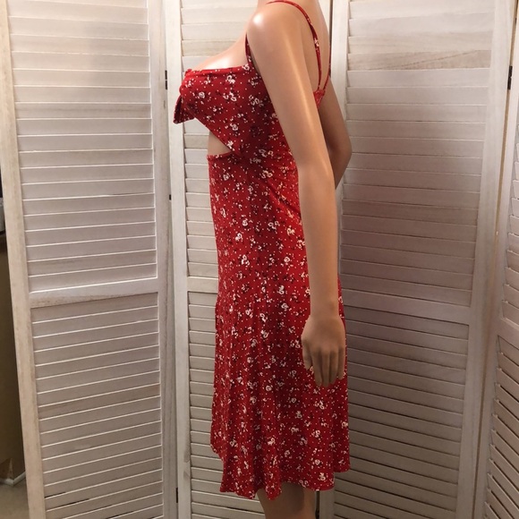 Pretty Little Thing Dress - Picture 4 of 10